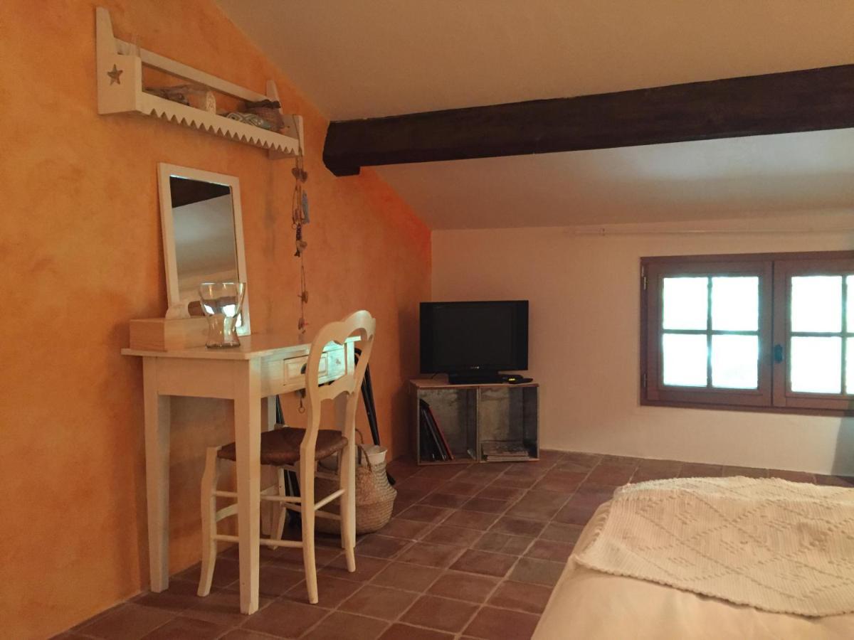 Bed and Breakfast La Petite Sardine Lirac Exteriér fotografie